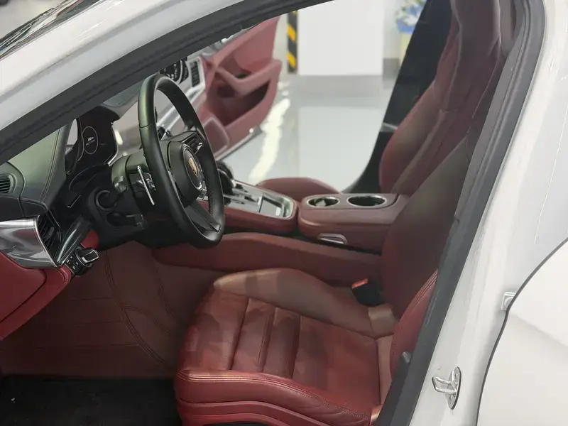 2023 Porsche Panamera с пробегом 90 500 км