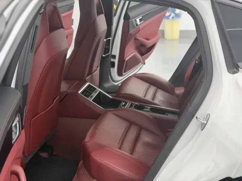 2023 Porsche Panamera с пробегом 90 500 км