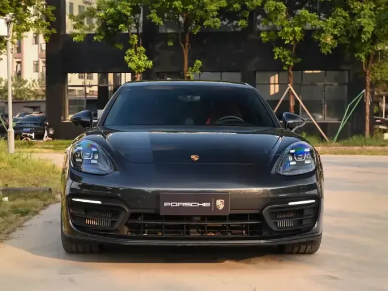 2023 Porsche Panamera с пробегом 26 000 км