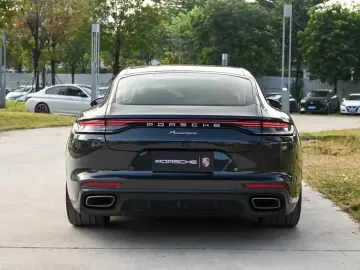 2023 Porsche Panamera с пробегом 26 000 км