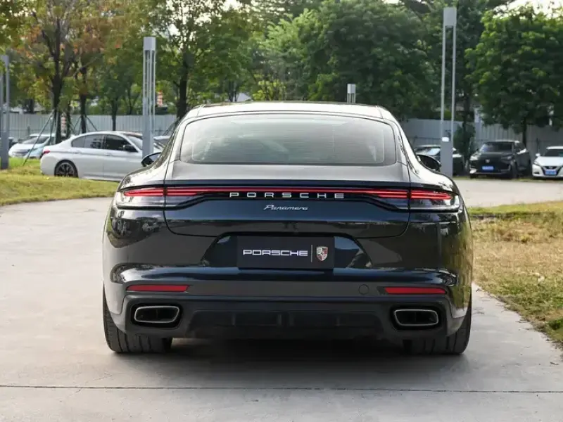 2023 Porsche Panamera с пробегом 26 000 км