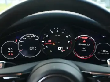 2023 Porsche Panamera с пробегом 26 000 км