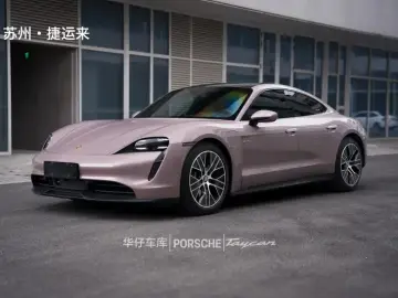 2020 Porsche Taycan с пробегом 17 000 км