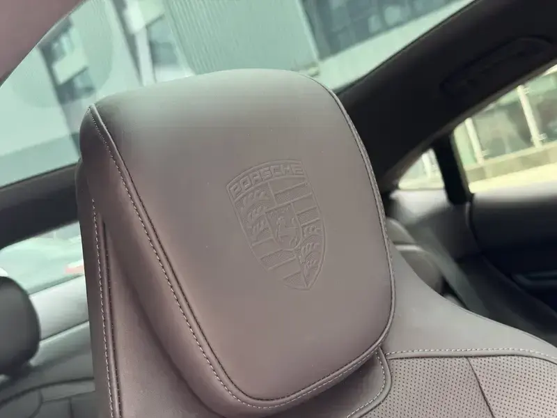 2023 Porsche Taycan с пробегом 33 100 км