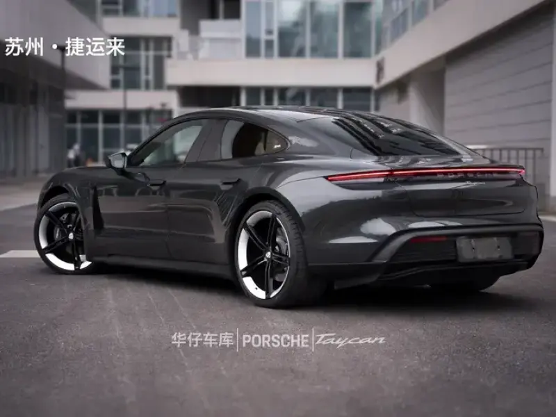 2020 Porsche Taycan с пробегом 56 000 км