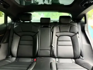 2019 Porsche Taycan с пробегом 28 000 км