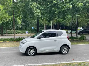 2022 Roewe Clever с пробегом 17 000 км