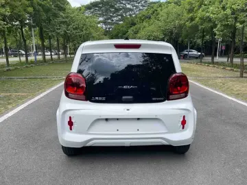 2022 Roewe Clever с пробегом 17 000 км