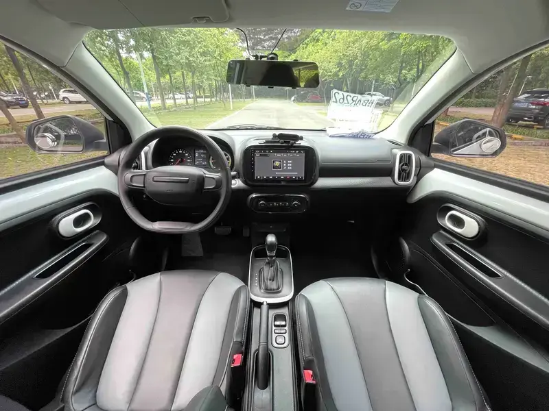 2022 Roewe Clever с пробегом 17 000 км