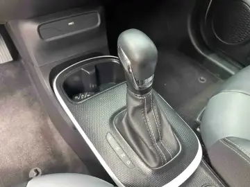 2022 Roewe Clever с пробегом 17 000 км