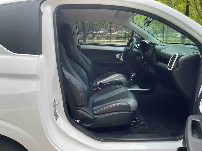 2022 Roewe Clever с пробегом 17 000 км