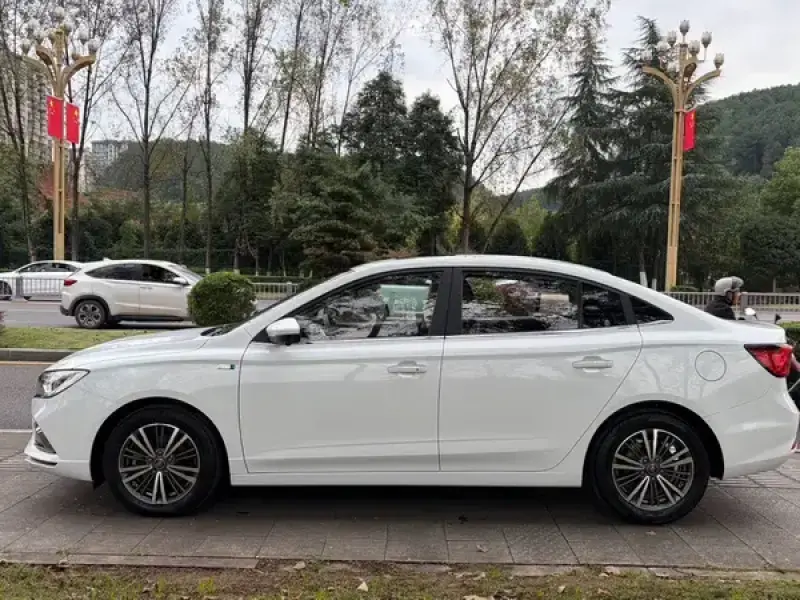 2019 Roewe i5 с пробегом 63 000 км