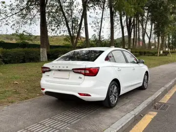 2019 Roewe i5 с пробегом 63 000 км