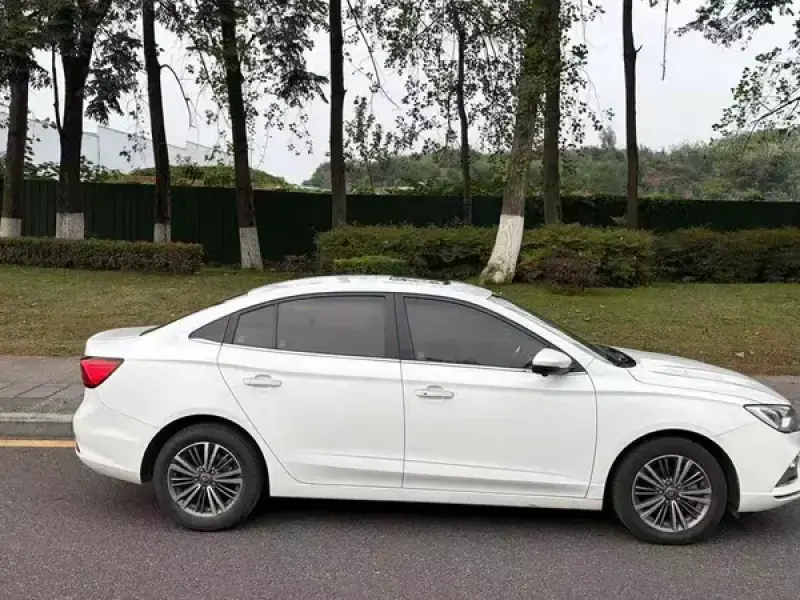 2019 Roewe i5 с пробегом 63 000 км