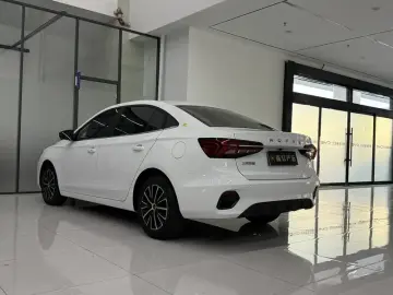 2021 Roewe i5 с пробегом 42 000 км