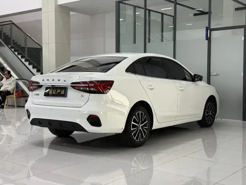 2021 Roewe i5 с пробегом 42 000 км