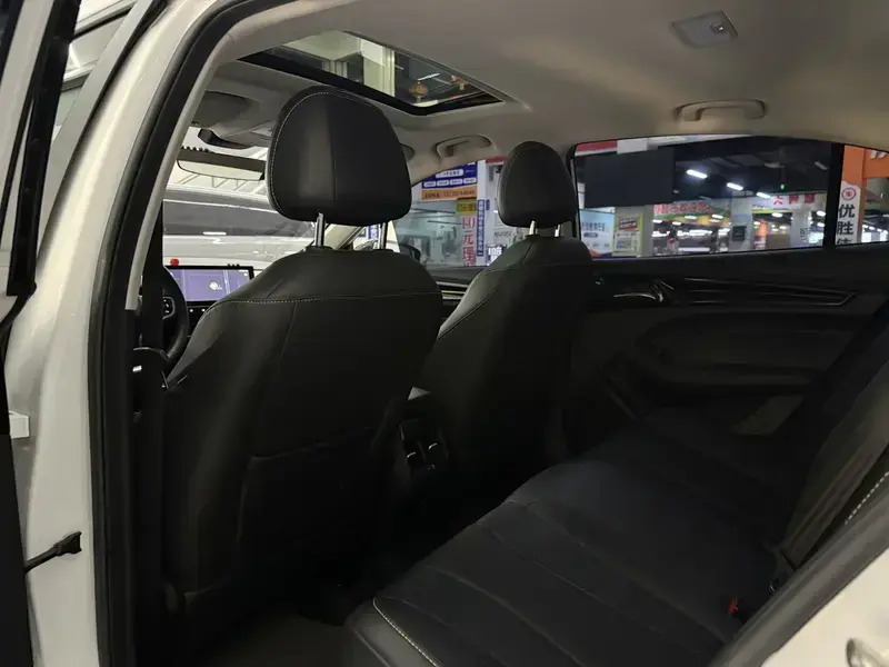 2021 Roewe i5 с пробегом 42 000 км
