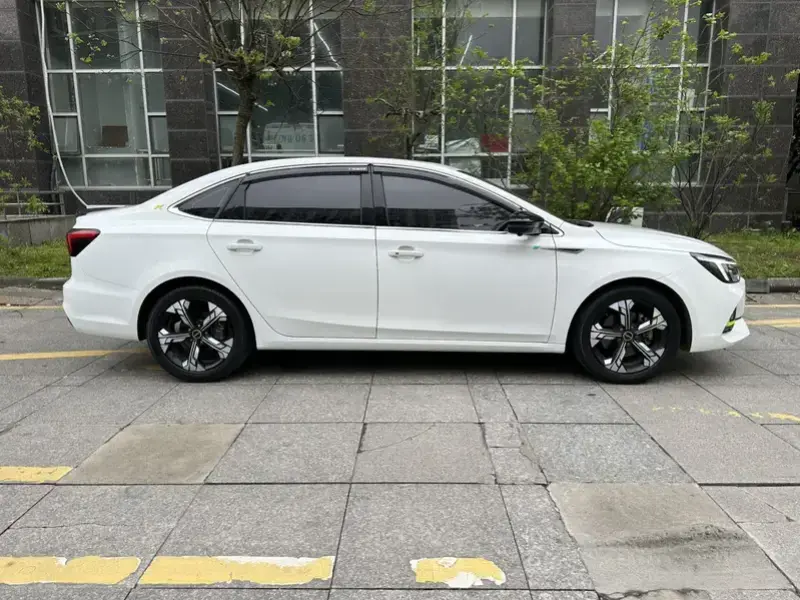 2020 Roewe i6 Max с пробегом 21 000 км