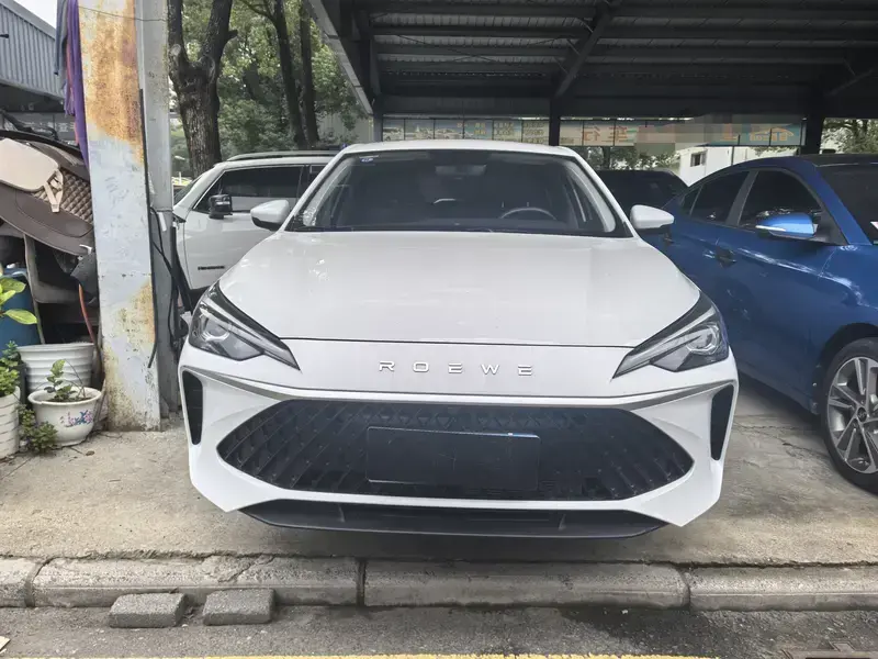 2026 Roewe i5 с пробегом 10 000 км