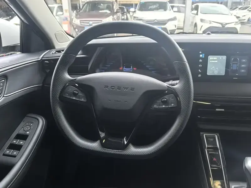 2026 Roewe i5 с пробегом 10 000 км