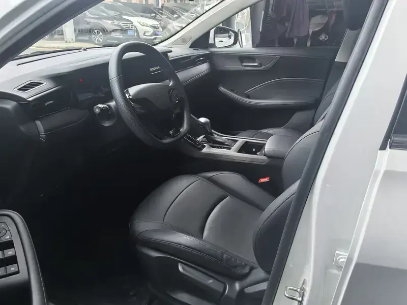 2026 Roewe i5 с пробегом 10 000 км