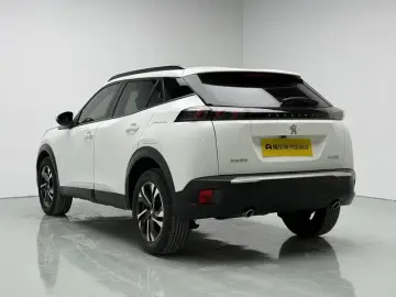 2022 Peugeot 2008 с пробегом 33 700 км