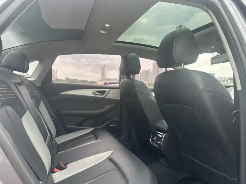2020 Roewe i6 Max с пробегом 21 000 км