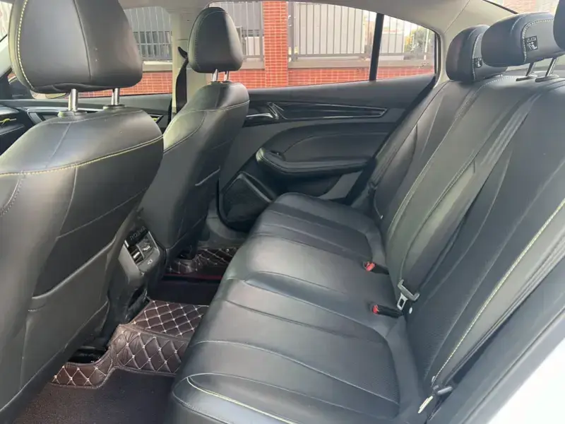 2021 Roewe i5 с пробегом 40 000 км