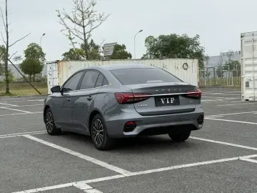 2021 Roewe i5 с пробегом 40 000 км