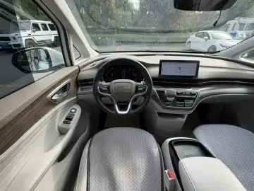 2023 Roewe iMAX8 с пробегом 78 000 км