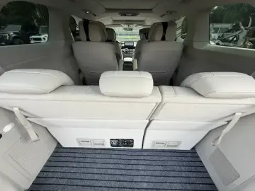 2023 Roewe iMAX8 с пробегом 78 000 км
