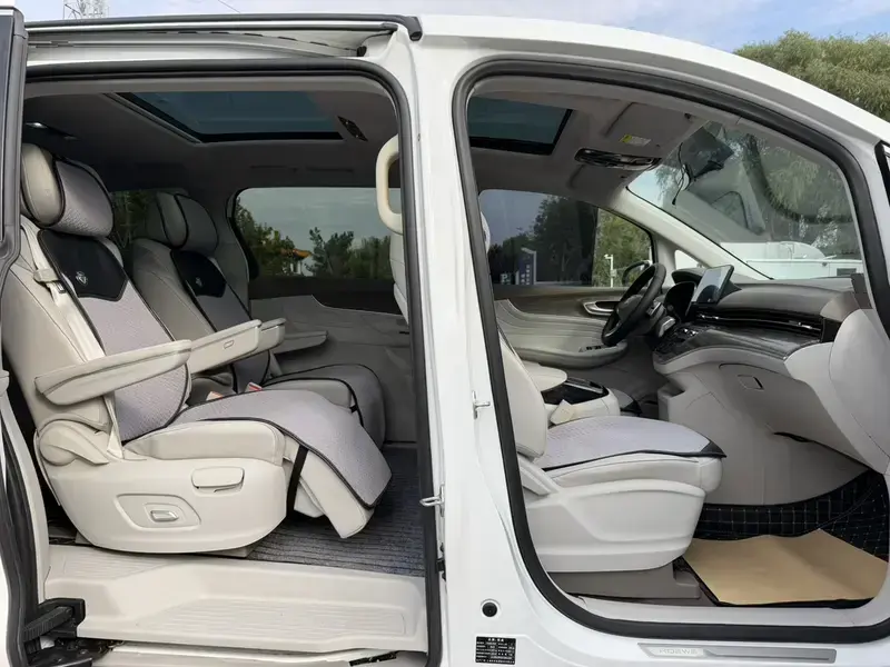 2023 Roewe iMAX8 с пробегом 78 000 км