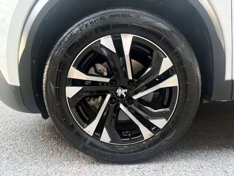 2022 Peugeot 2008 с пробегом 43 000 км