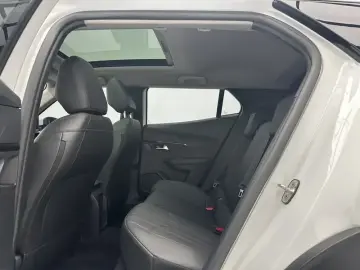2022 Peugeot 2008 с пробегом 20 000 км