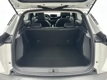 2022 Peugeot 2008 с пробегом 20 000 км