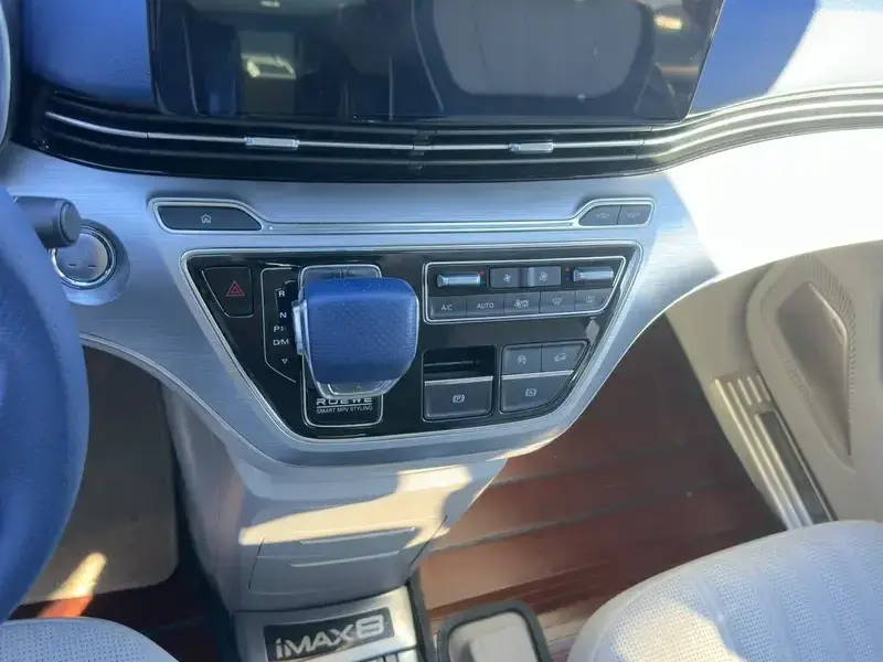 2022 Roewe iMAX8 с пробегом 75 000 км