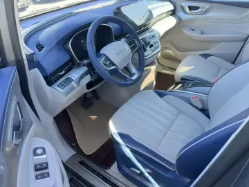 2022 Roewe iMAX8 с пробегом 75 000 км