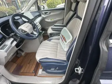 2022 Roewe iMAX8 с пробегом 63 000 км