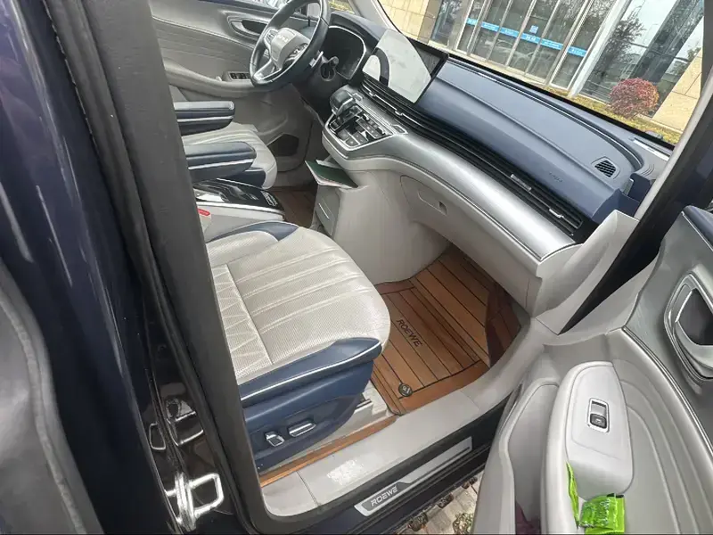 2022 Roewe iMAX8 с пробегом 63 000 км
