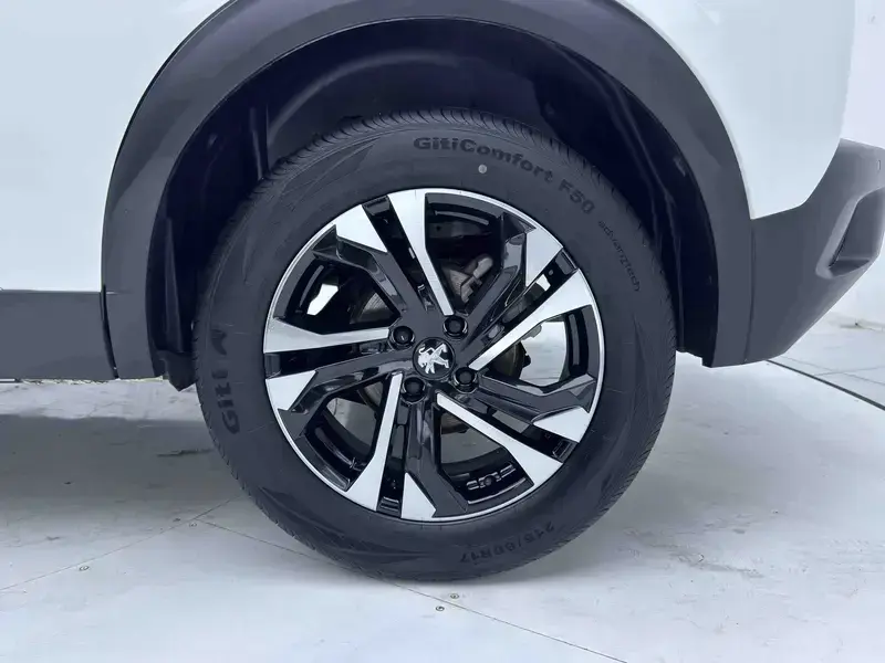 2022 Peugeot 2008 с пробегом 66 100 км