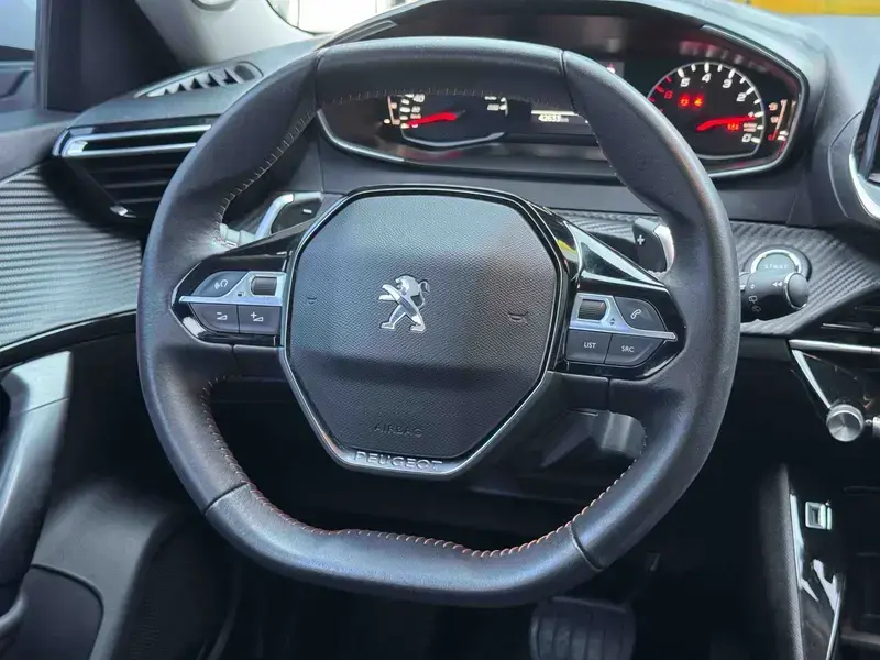 2022 Peugeot 2008 с пробегом 66 100 км