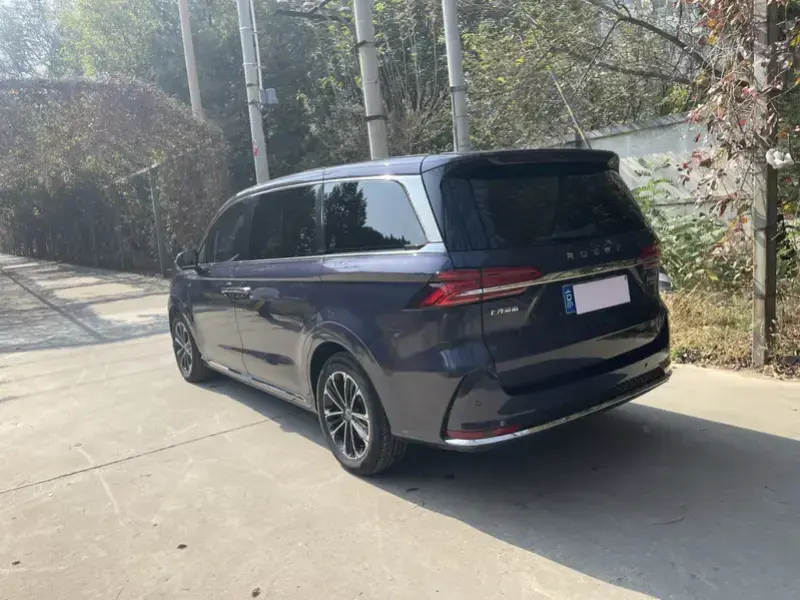2022 Roewe iMAX8 с пробегом 107 000 км