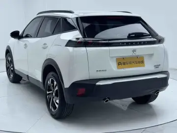 2022 Peugeot 2008 с пробегом 42 700 км