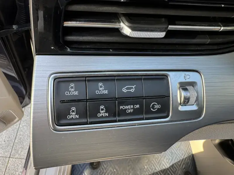 2022 Roewe iMAX8 с пробегом 130 000 км