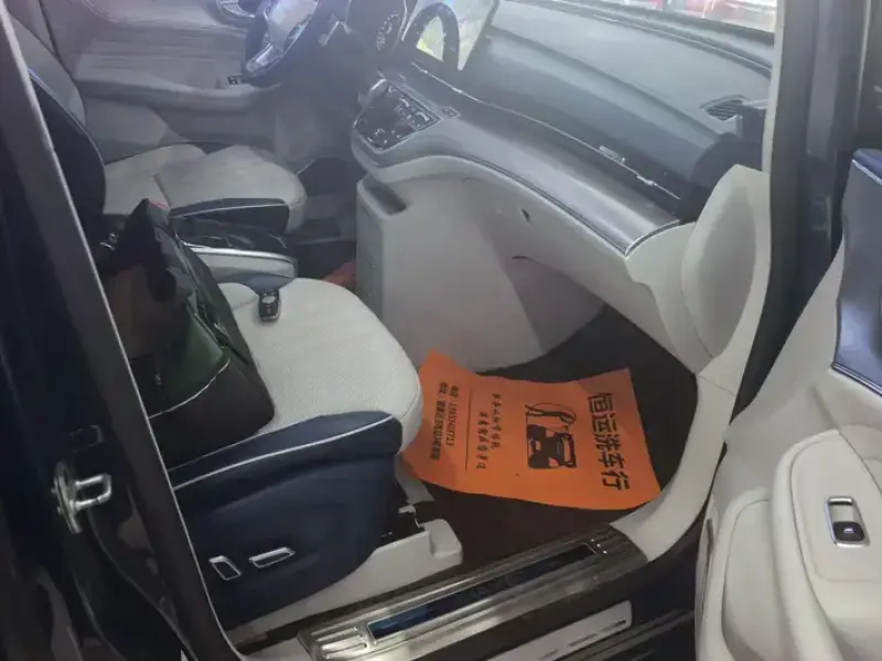 2021 Roewe iMAX8 с пробегом 84 000 км