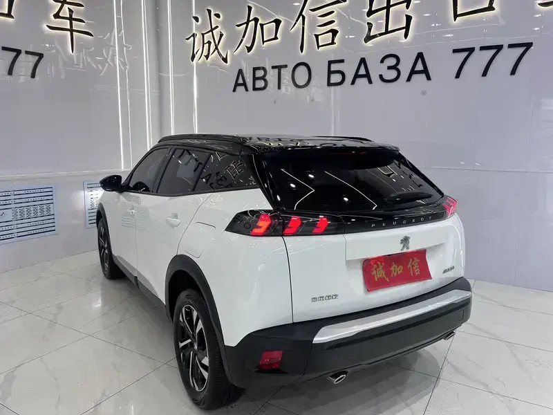 2022 Peugeot 2008 с пробегом 15 000 км