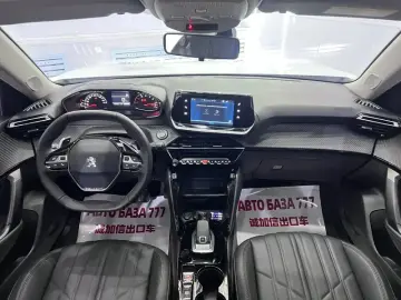 2022 Peugeot 2008 с пробегом 15 000 км