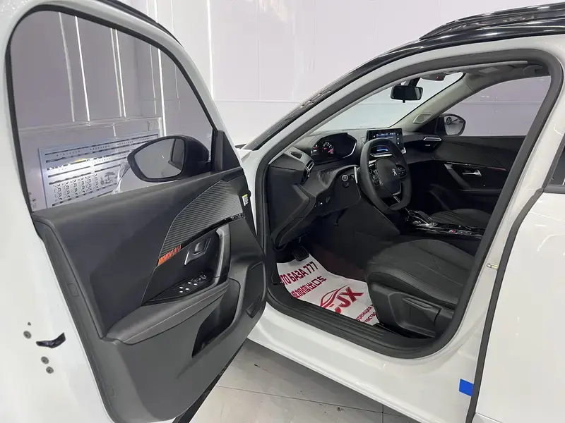 2022 Peugeot 2008 с пробегом 15 000 км