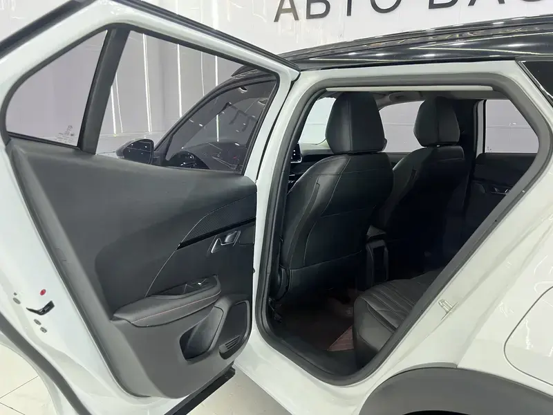 2022 Peugeot 2008 с пробегом 15 000 км