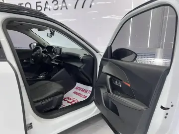 2022 Peugeot 2008 с пробегом 15 000 км